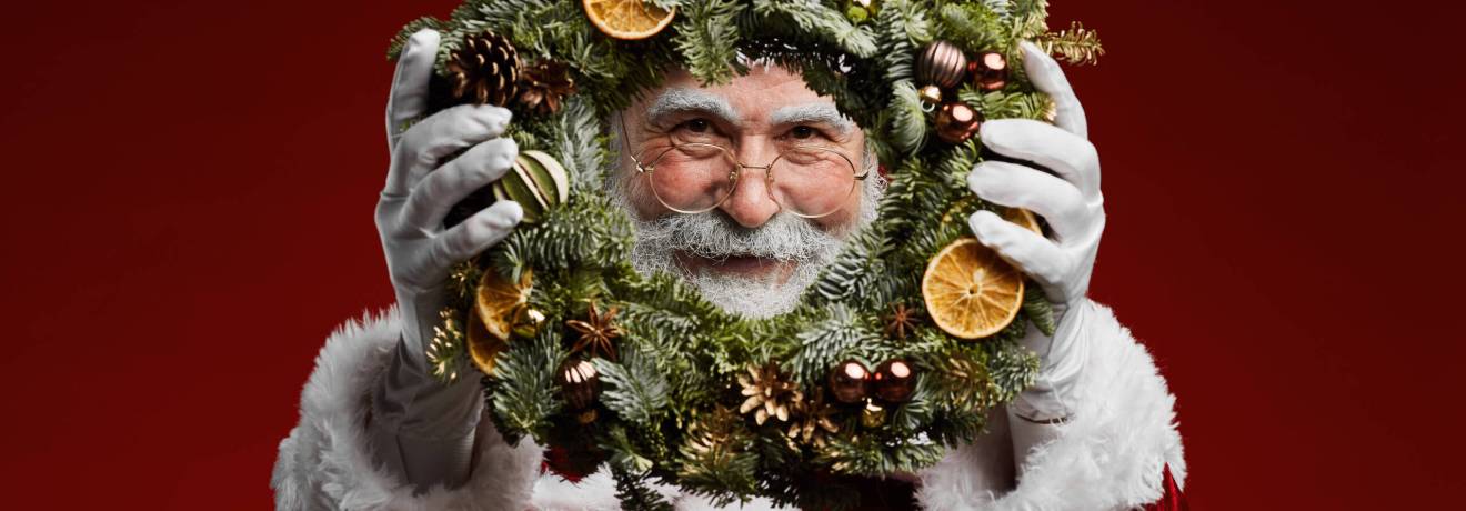 er ist das symbol fuer weihnachten schlechthin der weihnachtsmann scaled